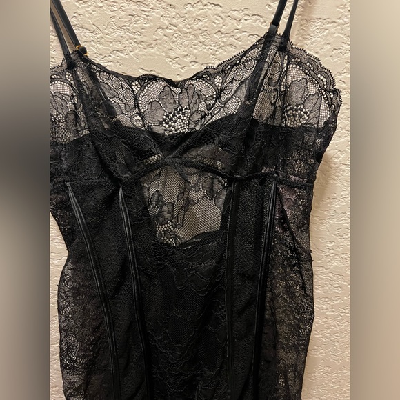 *** PRICE DROPPED $5 *** Victoria’s Secret Black Lace Lingerie - Picture 2 of 7